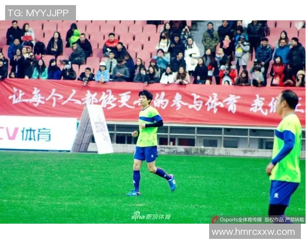 足球明星的绝美瞬间展现他们的风采与激情尽在这组精彩图片中 足球明星的绝美瞬间展现他们的风采与激情尽在这组精彩图片中