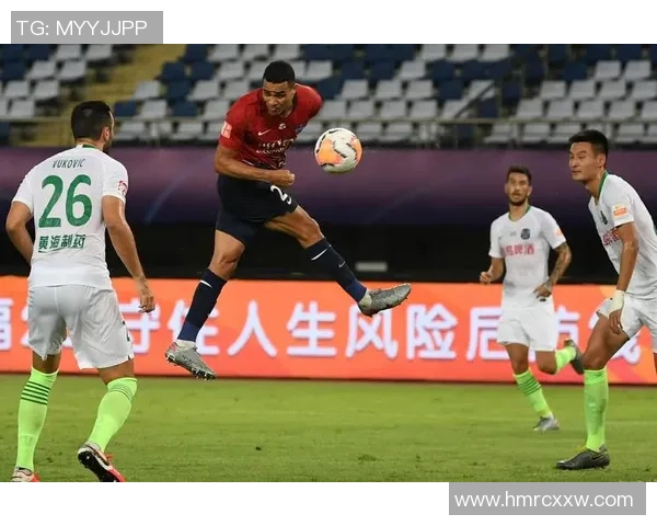 重庆足球队荣登足球灵活性排行榜第十名展现实力与潜力 重庆足球队荣登足球灵活性排行榜第十名展现实力与潜力